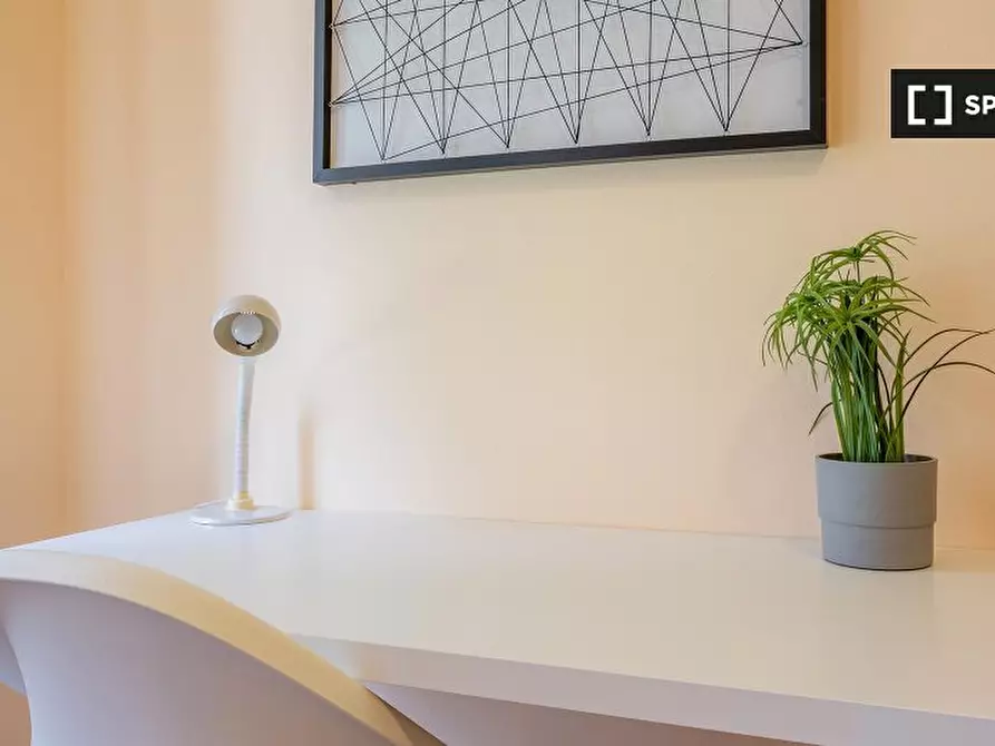 Immagine 14 di Camera condivisa in affitto  in Via Lorenteggio a Milano