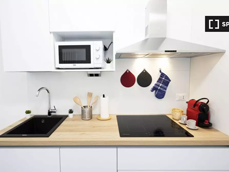 Immagine 2 di Appartamento in affitto  in Via Ugo Lenzi a Bologna