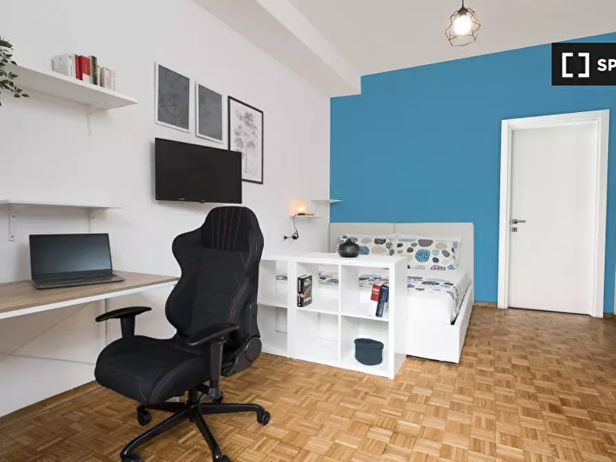 Immagine 8 di Camera condivisa in affitto  in Via Carlo Valvassori Peroni a Milano