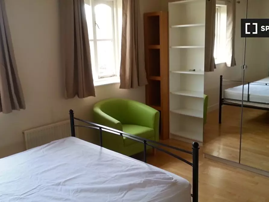 Immagine 1 di Camera condivisa in affitto  in Barnsdale Ave a Poplar