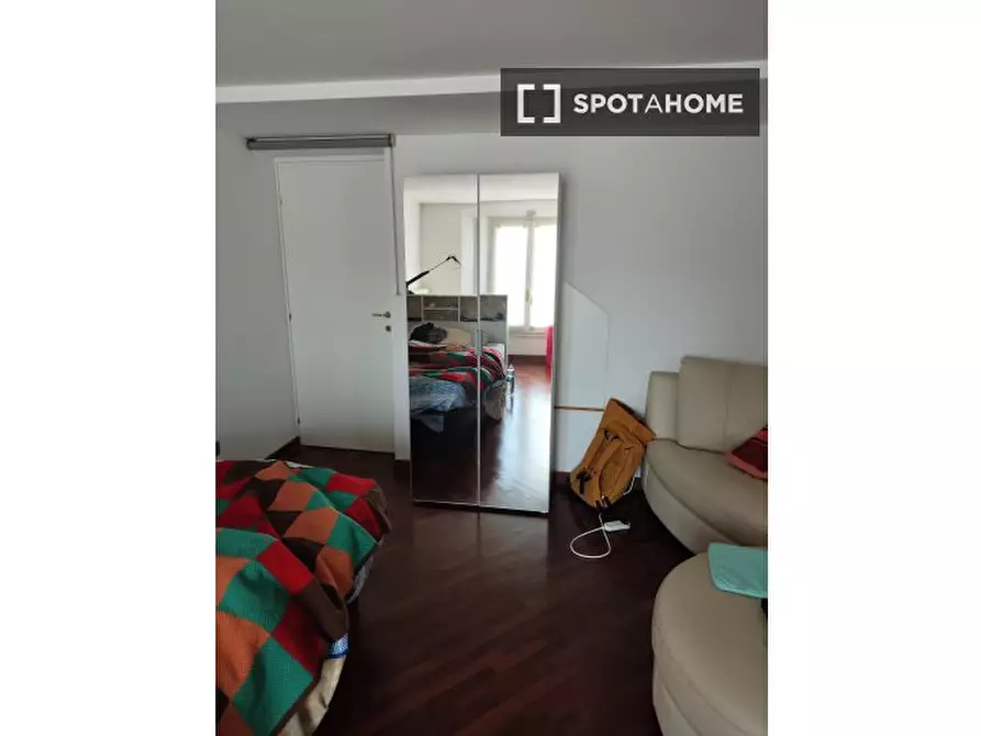 Immagine 3 di Camera condivisa in affitto  in Via San Mamolo a Bologna