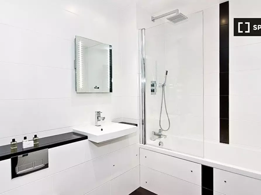 Immagine 10 di Appartamento in affitto  in Flat Heinze Building a Islington