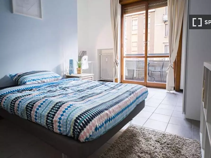 Immagine 2 di Camera condivisa in affitto  in Via Francesco Arese a Milano