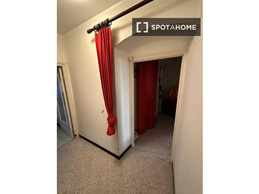 Immagine 3 di Camera condivisa in affitto  in Via Walter Fillak a Genova