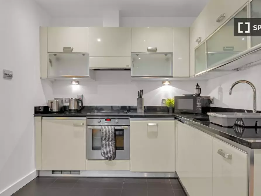 Immagine 1 di Appartamento in affitto  in Saffron Hill a Camden Town