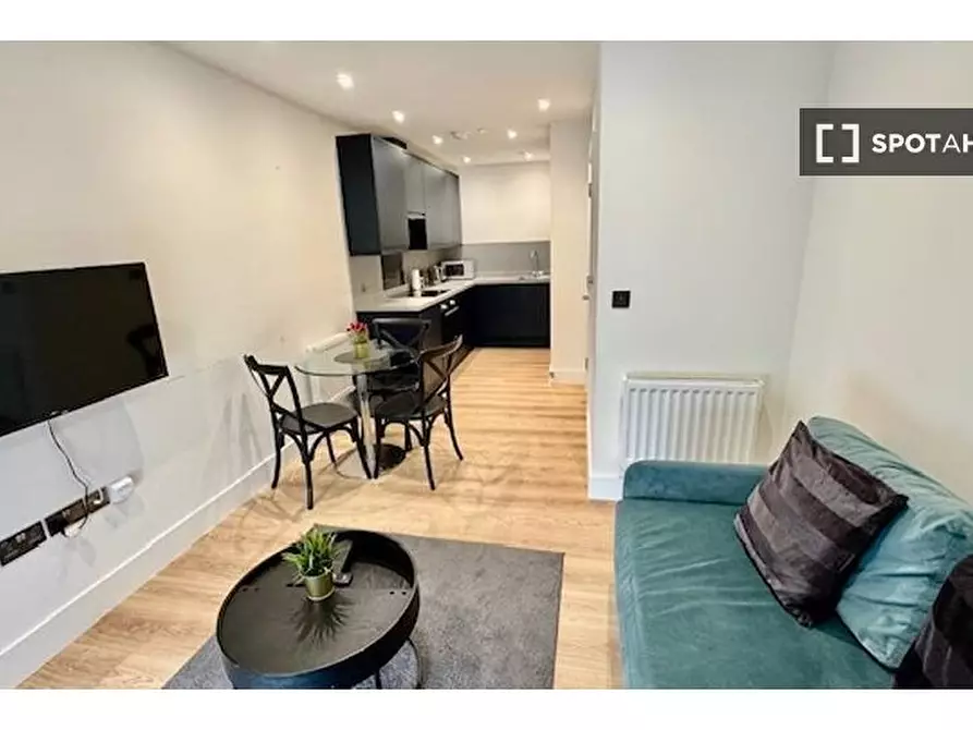 Immagine 1 di Appartamento in affitto  in High St a Ealing