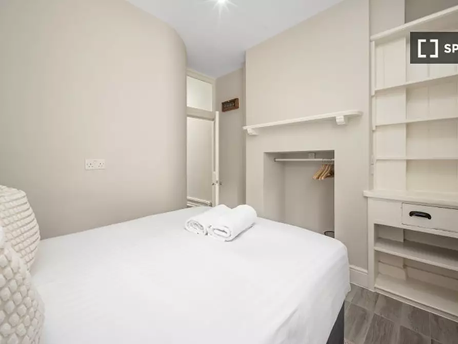 Immagine 2 di Appartamento in affitto  in Great Portland Street a Paddington