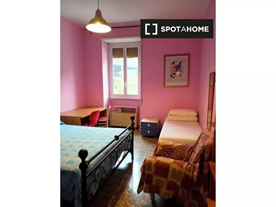 Immagine 3 di Camera condivisa in affitto  in Via Amiterno a Roma