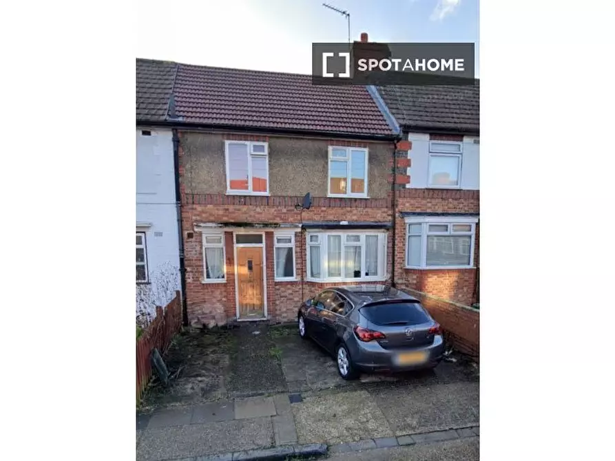 Immagine 1 di Camera condivisa in affitto  in Norwood Ave a Brent