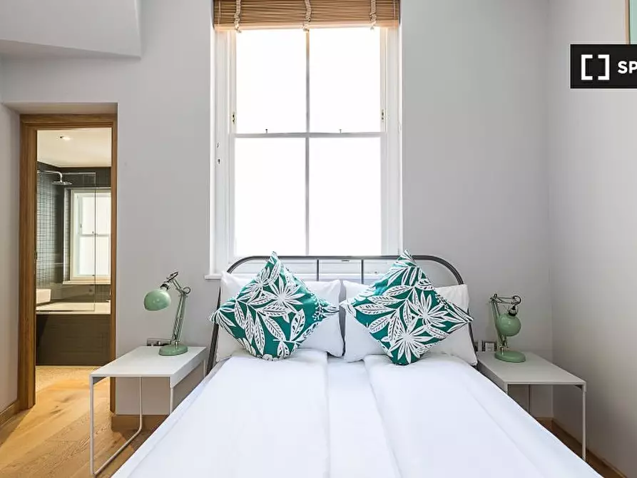 Immagine 8 di Appartamento in affitto  in Red Lion St a Camden Town