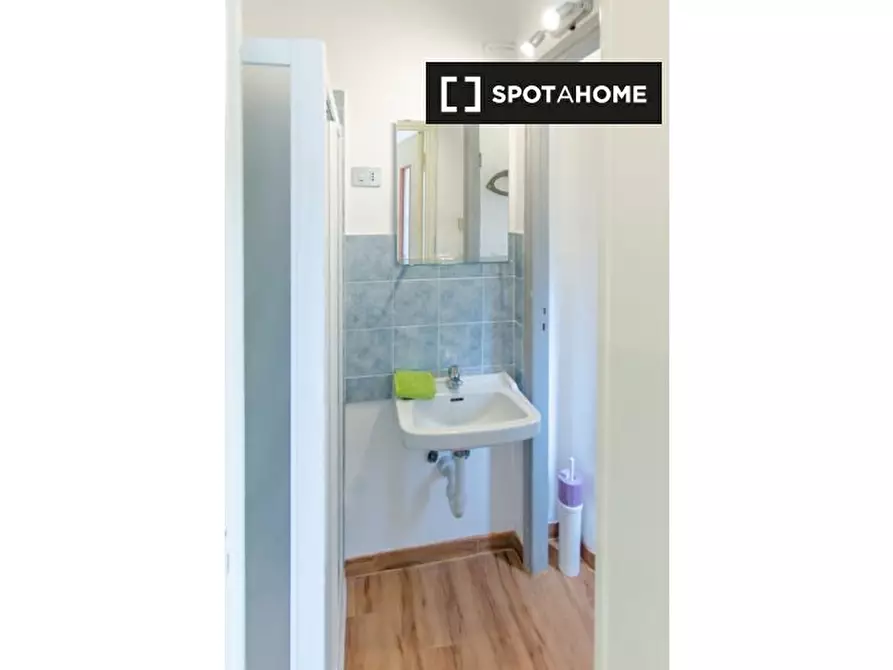 Immagine 5 di Camera condivisa in affitto  in Corso Sebastopoli a Torino