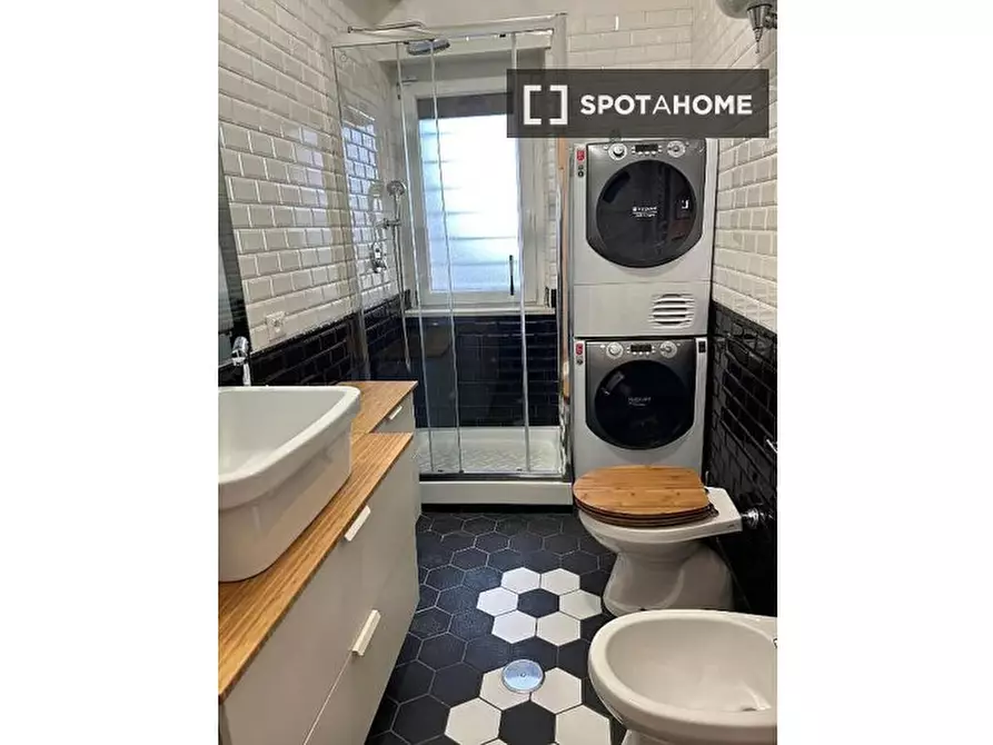 Immagine 9 di Appartamento in affitto  in Via Novacella a Roma