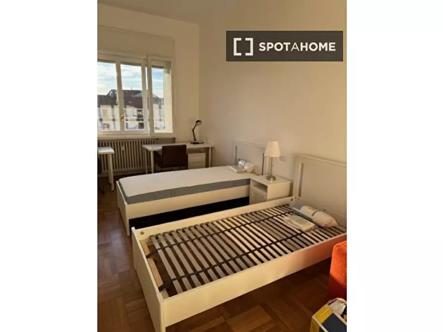 Immagine 1 di Camera condivisa in affitto  in Piazza Irnerio a Milano