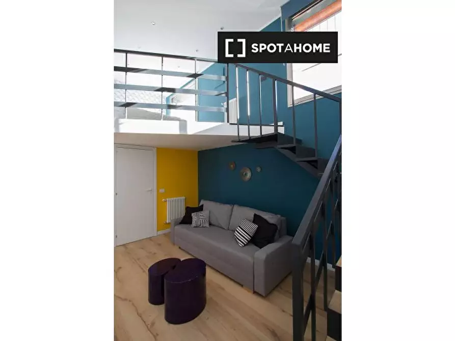 Immagine 3 di Ufficio in affitto  in Via Gaetano de Castillia a Milano