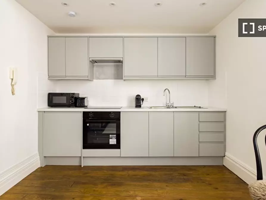Immagine 5 di Appartamento in affitto  in Eardley Cres a Kensington