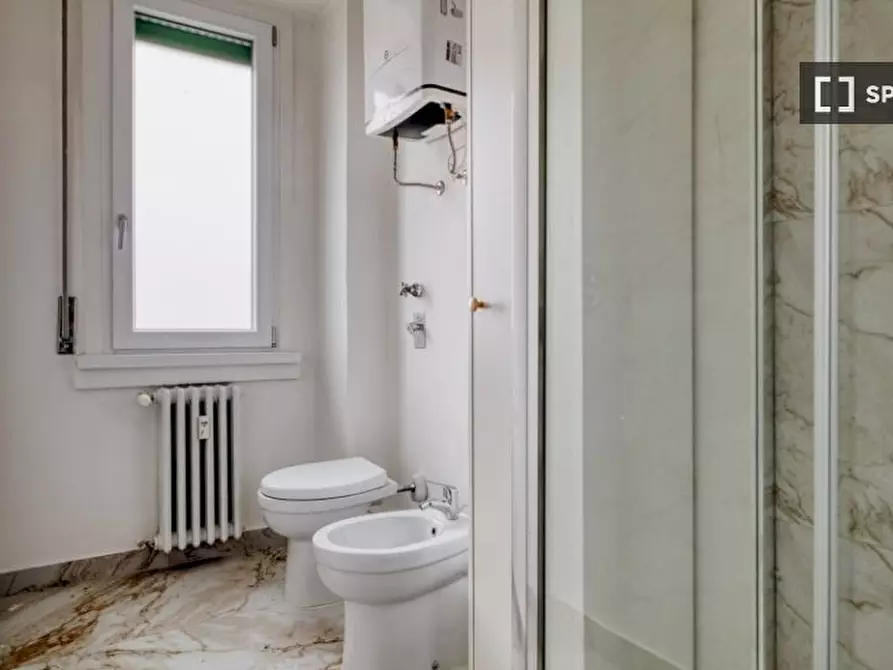 Immagine 10 di Camera condivisa in affitto  in Via Vigevano a Milano