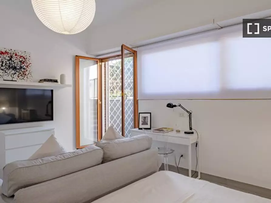 Immagine 12 di Appartamento in affitto  in Via Gian Giacomo Porro a Roma
