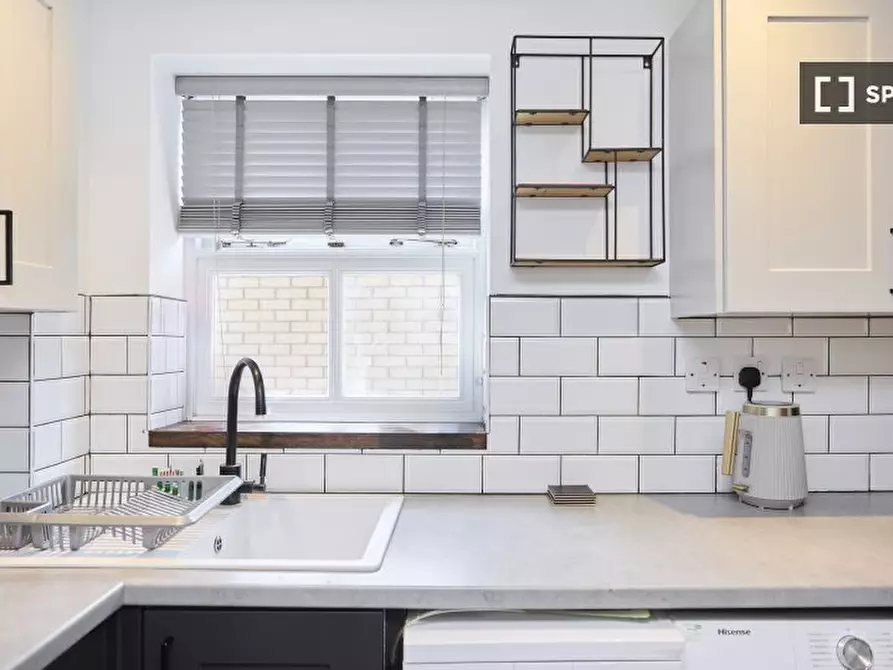 Immagine 11 di Appartamento in affitto  in Mapeshill Place a Brent