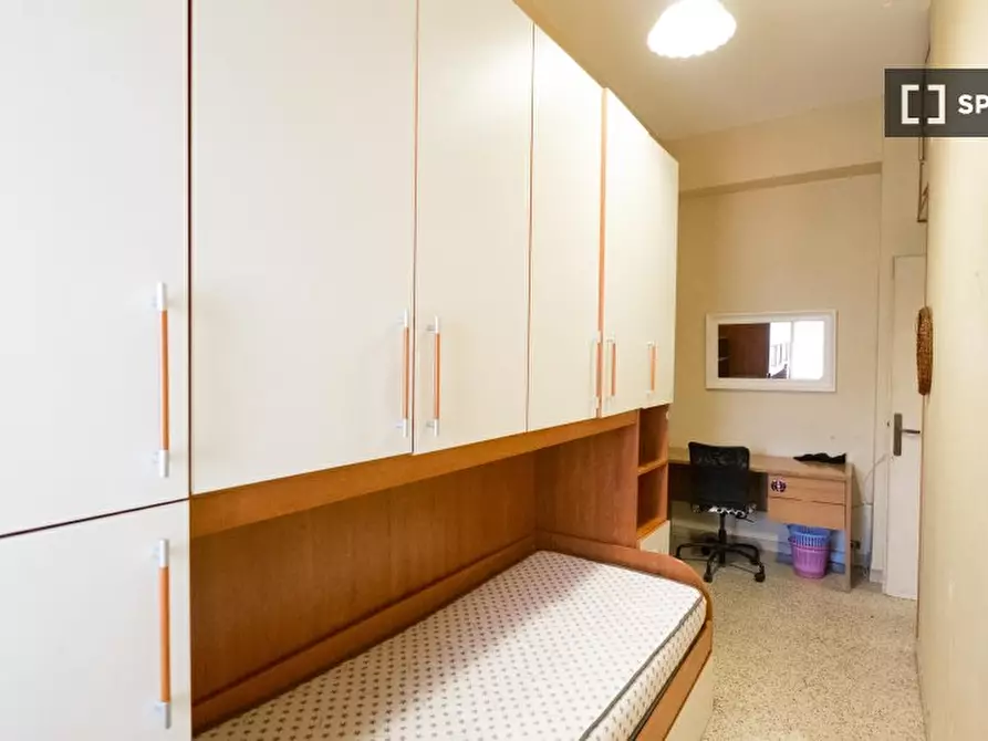 Immagine 2 di Camera condivisa in affitto  in Piazza San Giovanni Bosco a Roma