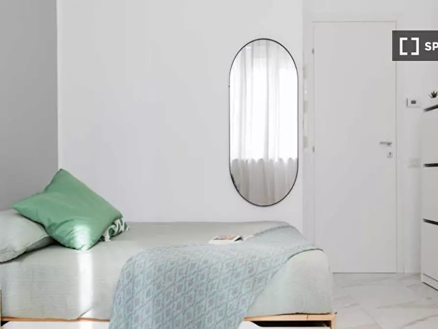 Immagine 3 di Camera condivisa in affitto  in Viale Bligny a Milano