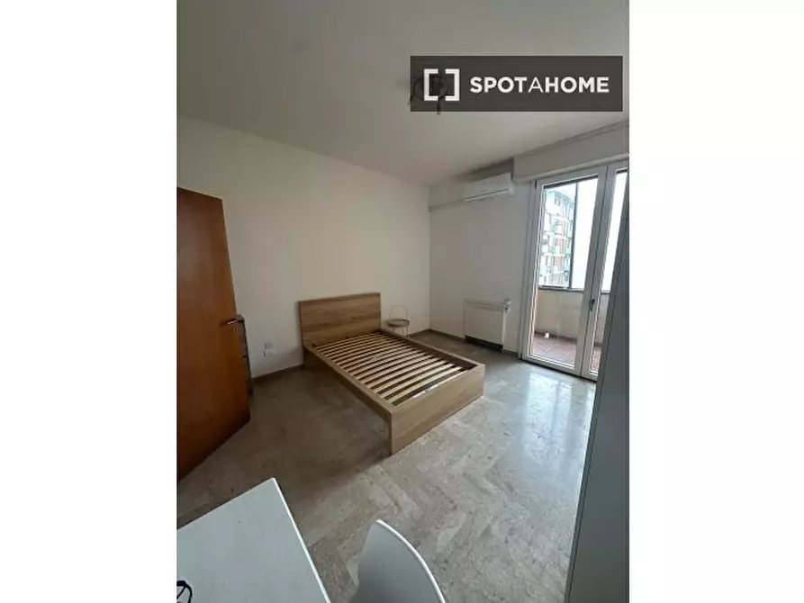 Immagine 2 di Camera condivisa in affitto  in Viale Felsina a Bologna