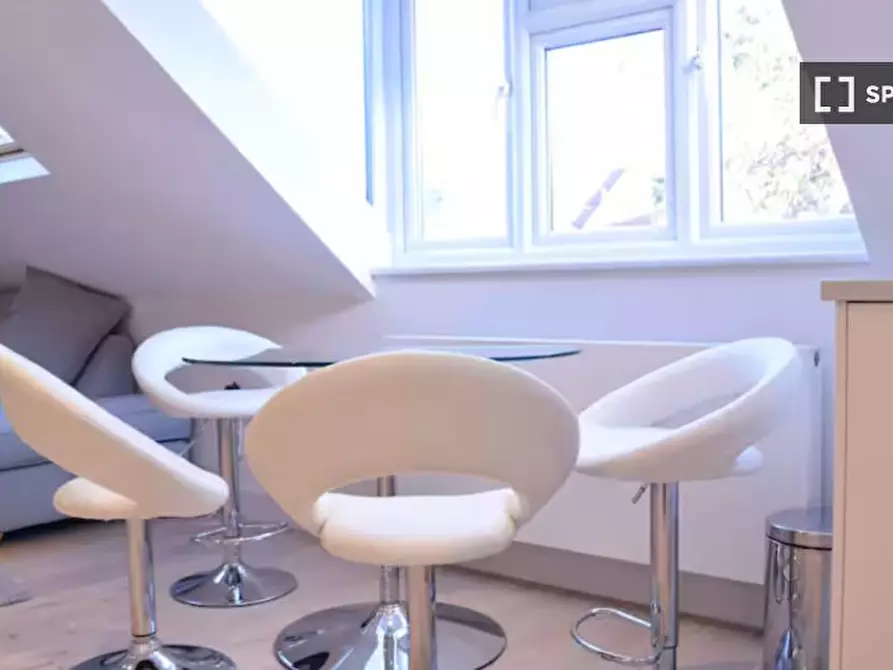 Immagine 7 di Appartamento in affitto  in flat a Camden Town