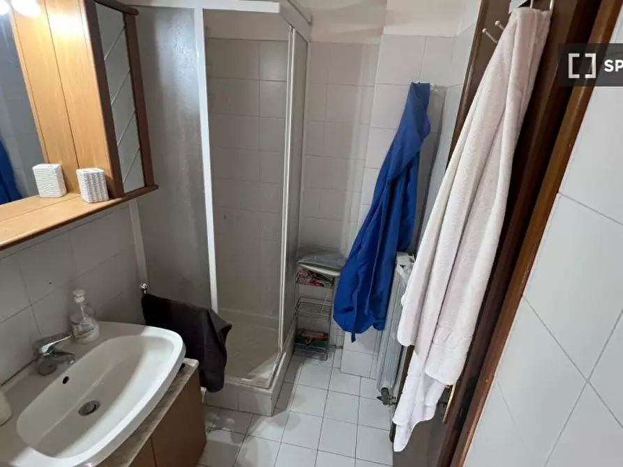 Immagine 17 di Camera condivisa in affitto  in Via Abigaille Zanetta a Roma