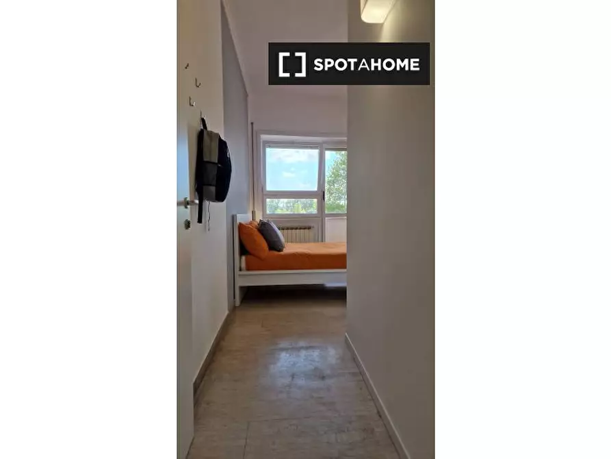 Immagine 3 di Camera condivisa in affitto  in Lungotevere di Pietra Papa a Roma