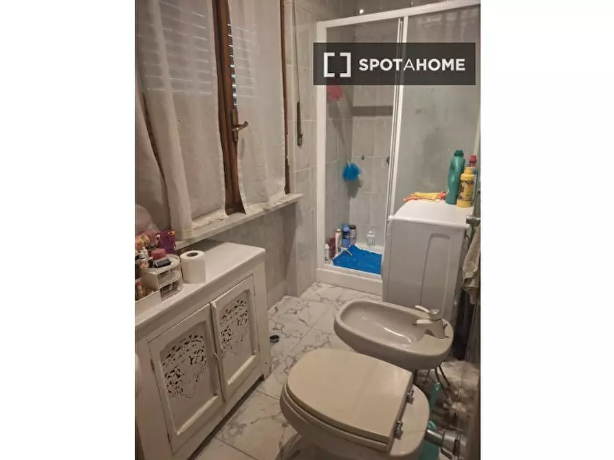 Immagine 8 di Camera condivisa in affitto  in Via Belfiore a Torino