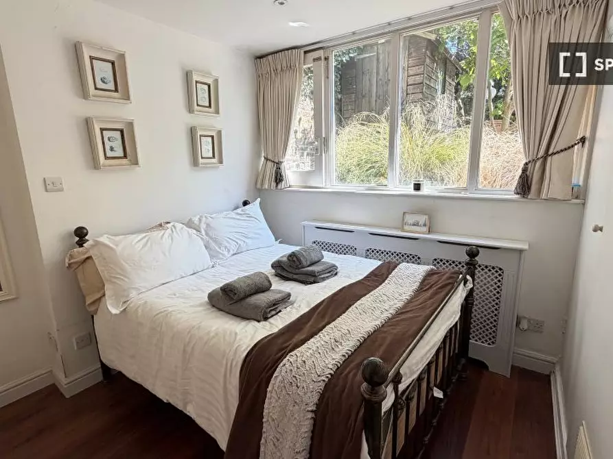 Immagine 9 di Appartamento in affitto  in Altenburg Gardens a Wandsworth