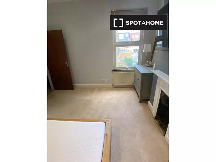 Immagine 4 di Camera condivisa in affitto  in Villiers Rd a Kingston Upon Thames