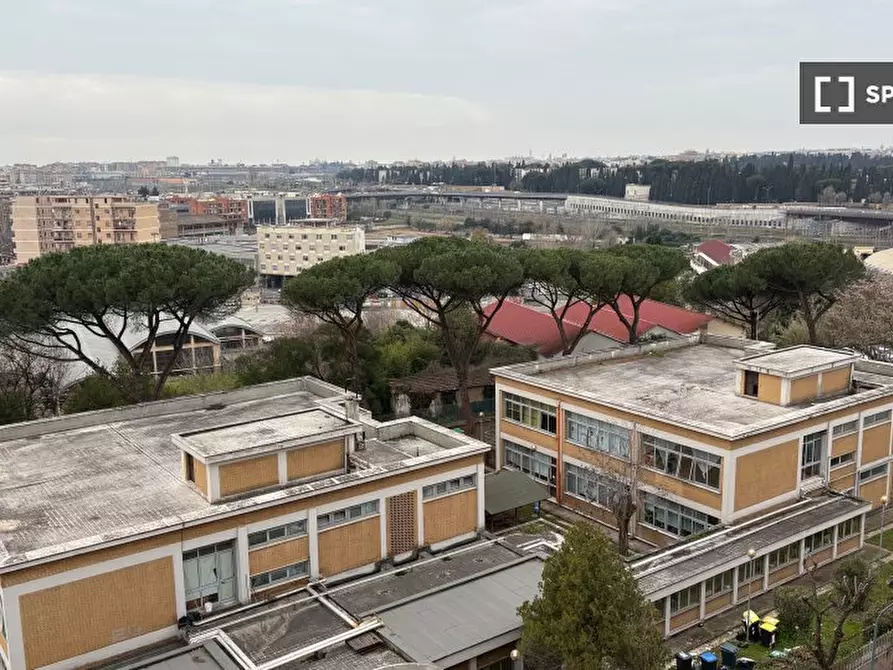 Immagine 13 di Camera condivisa in affitto  in Via Ugo Pesci a Roma