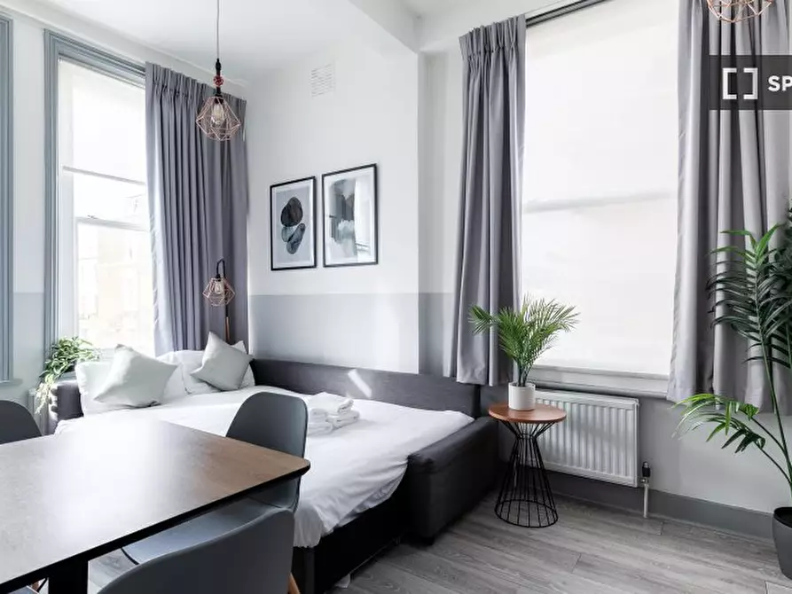 Immagine 3 di Appartamento in affitto  in Apartment a Kensington