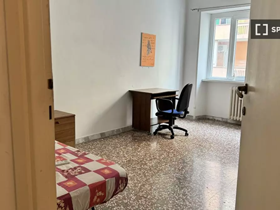 Immagine 12 di Camera condivisa in affitto  in Via Valle Borbera a Roma