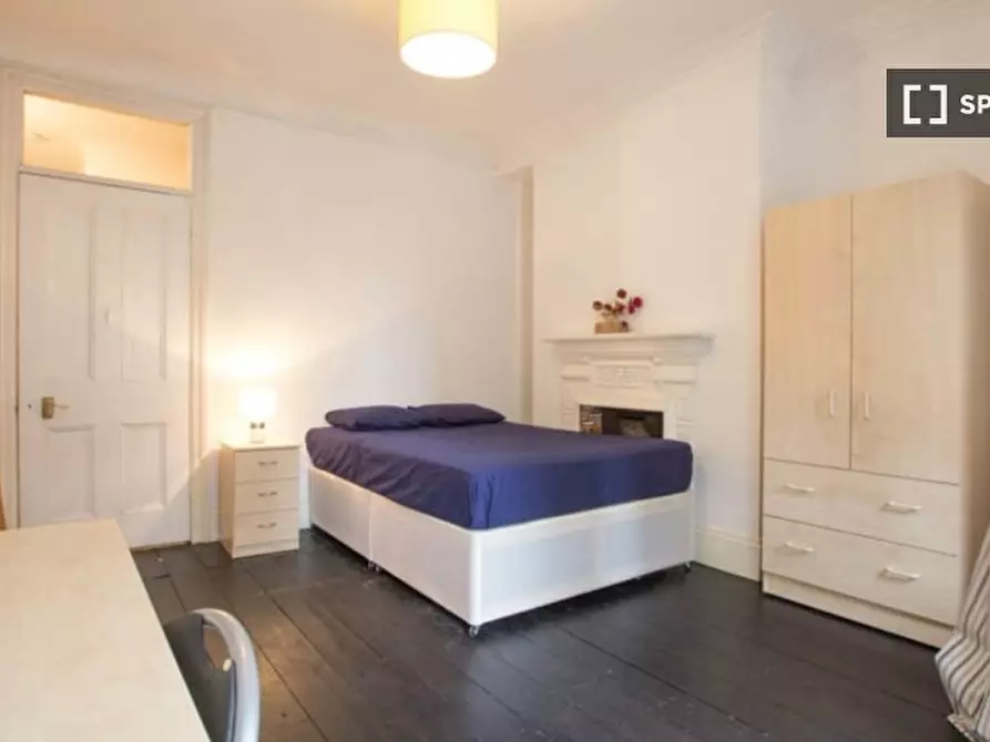 Immagine 15 di Camera condivisa in affitto  in 9 Kensington Mall a Kensington