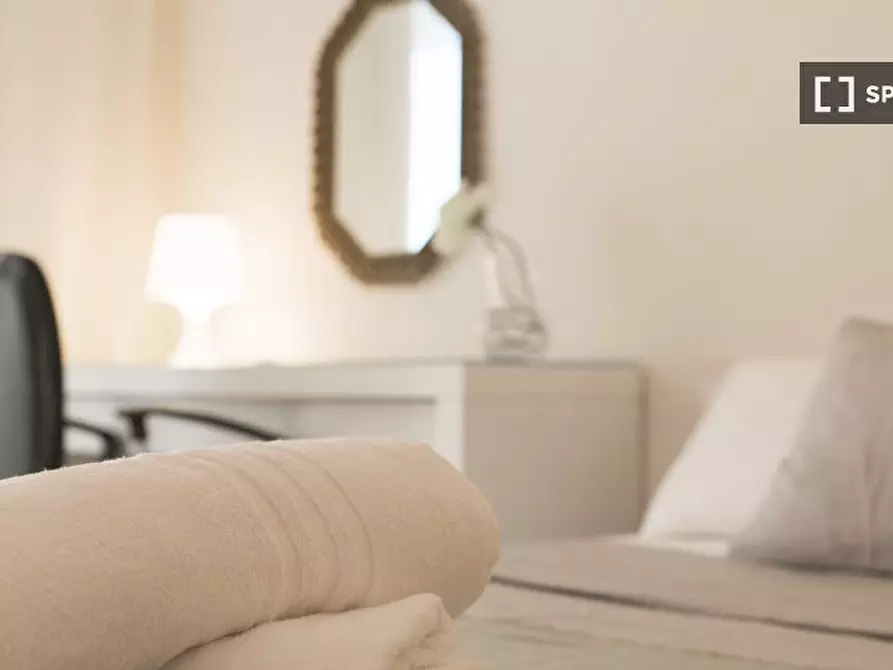 Immagine 2 di Camera condivisa in affitto  in Viale Marco Fulvio Nobiliore, 00175 Roma RM, Italy a Roma