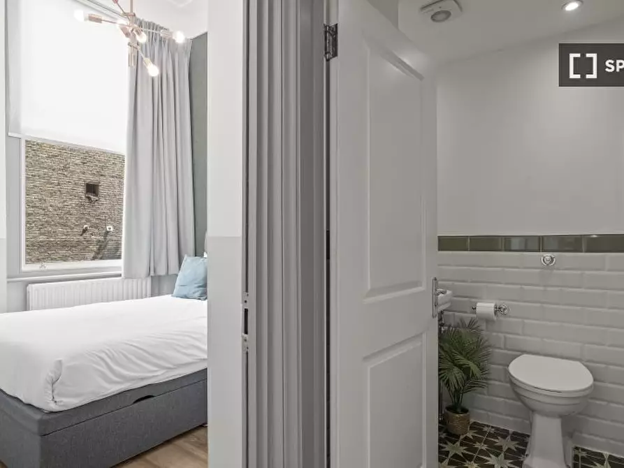 Immagine 9 di Appartamento in affitto  in Nevern Rd a Kensington