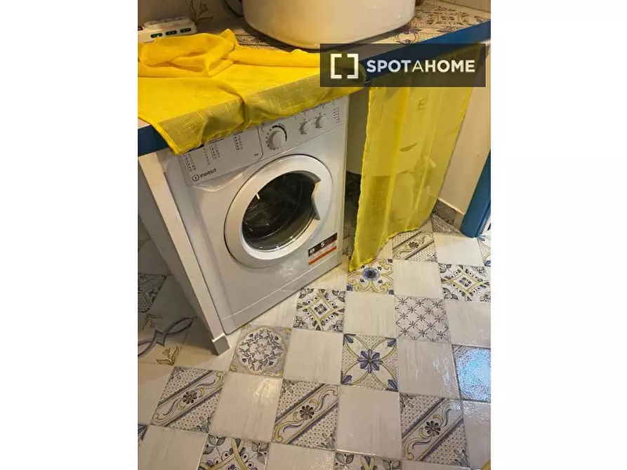 Immagine 2 di Appartamento in affitto  in Vico II Foglie A Santa Chiara a Napoli