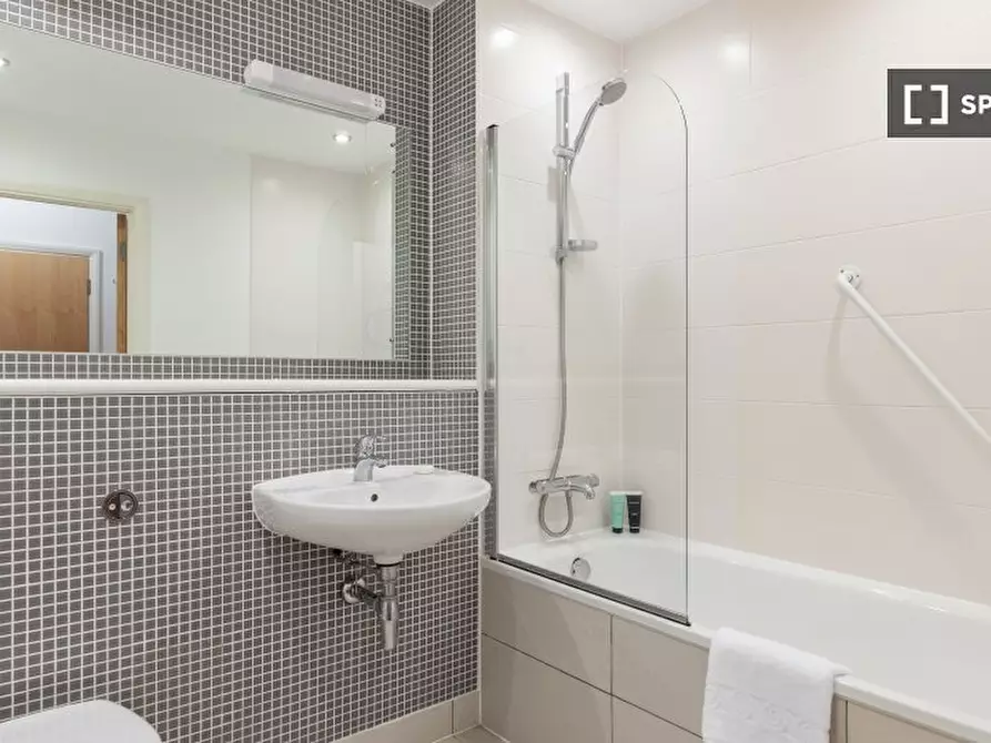 Immagine 19 di Appartamento in affitto  in Gilstead Rd a Ealing