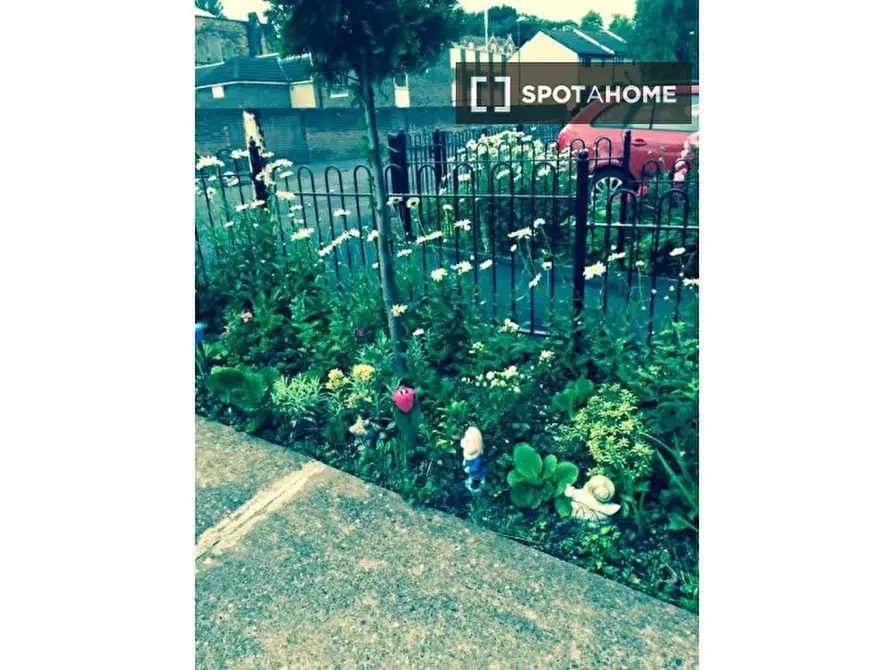 Immagine 11 di Camera condivisa in affitto  in Courtenay Gardens a 