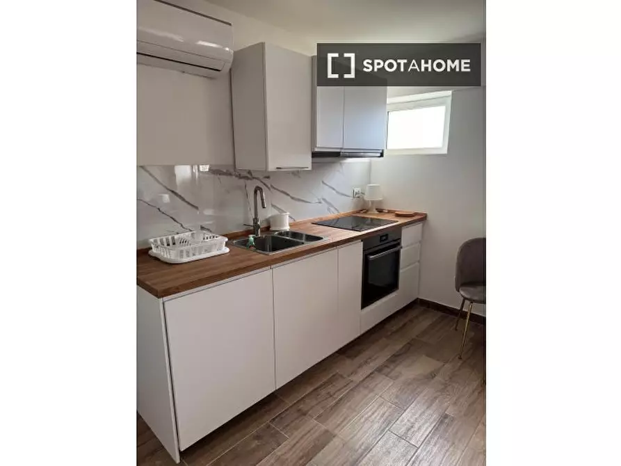 Immagine 2 di Ufficio in affitto  in Via Lisbona a Roma