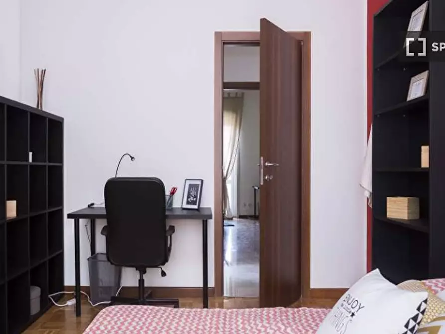 Immagine 5 di Camera condivisa in affitto  in Via Monte San Genesio a Milano