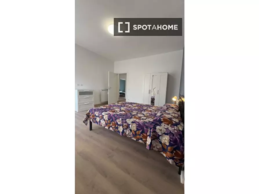 Immagine 12 di Camera condivisa in affitto  in Via Salvatore Pincherle a Roma