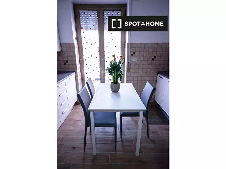 Immagine 7 di Appartamento in affitto  in Via Trasacco a Roma