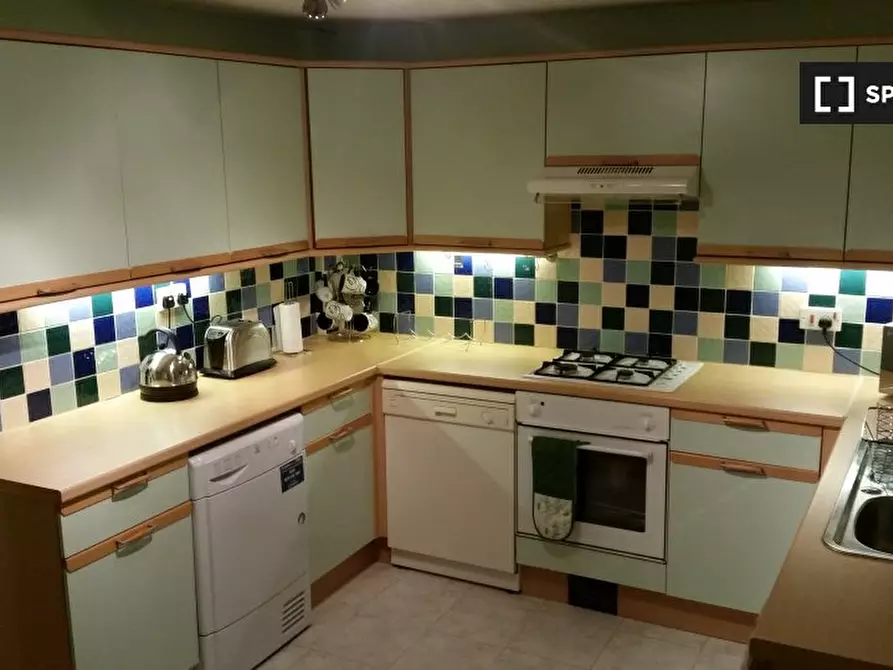 Immagine 3 di Camera condivisa in affitto  in Courtenay Gardens a 