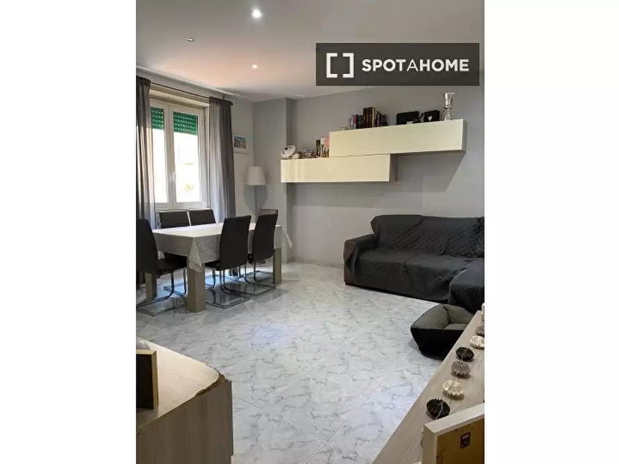 Immagine 4 di Appartamento in affitto  in Via Gian Luca Squarcialupo a Roma