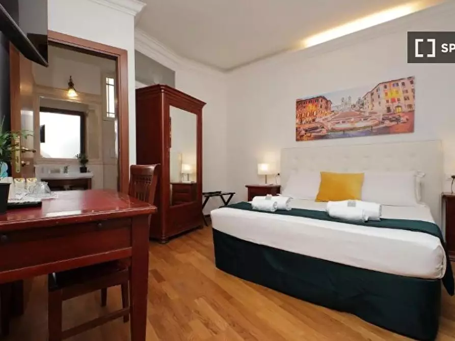 Immagine 7 di Camera condivisa in affitto  in Via Piave a Roma