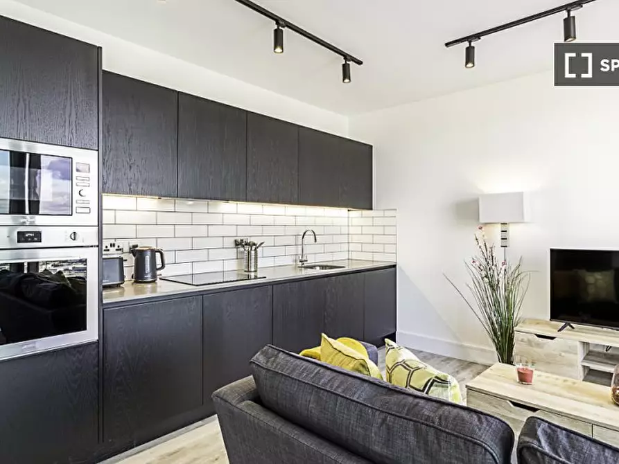 Immagine 6 di Appartamento in affitto  in Icon Tower a Ealing