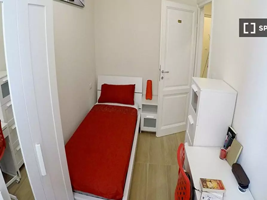 Immagine 5 di Camera condivisa in affitto  in Via della Cernaia a Firenze