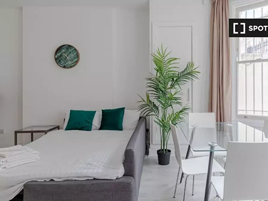 Immagine 4 di Appartamento in affitto  in Apartment a Kensington